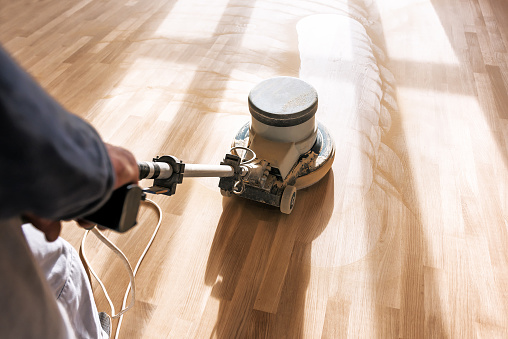 herramientas para la instalación de suelos de madera